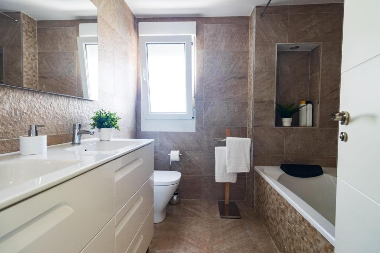 Apartament Lujoso Atico Entre 2 Playas Con Garaje, Terraza, Vistas Y Wifi Gijón Zewnętrze zdjęcie