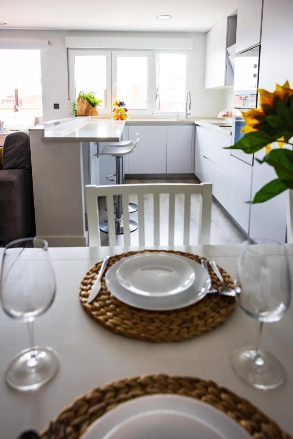 Apartament Lujoso Atico Entre 2 Playas Con Garaje, Terraza, Vistas Y Wifi Gijón Zewnętrze zdjęcie